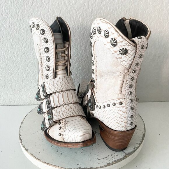 Lane SHOWDOWN Womens White Cowboy Boots 8 Short Western Cowgirl Lace-up Bootie - Picture 1 of 10